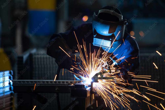 Entreprise de menuiserie pour la fabrication artisanale de portail en fer à Nantes